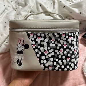 BRAND NEW Minnie Mouse Carry bag!